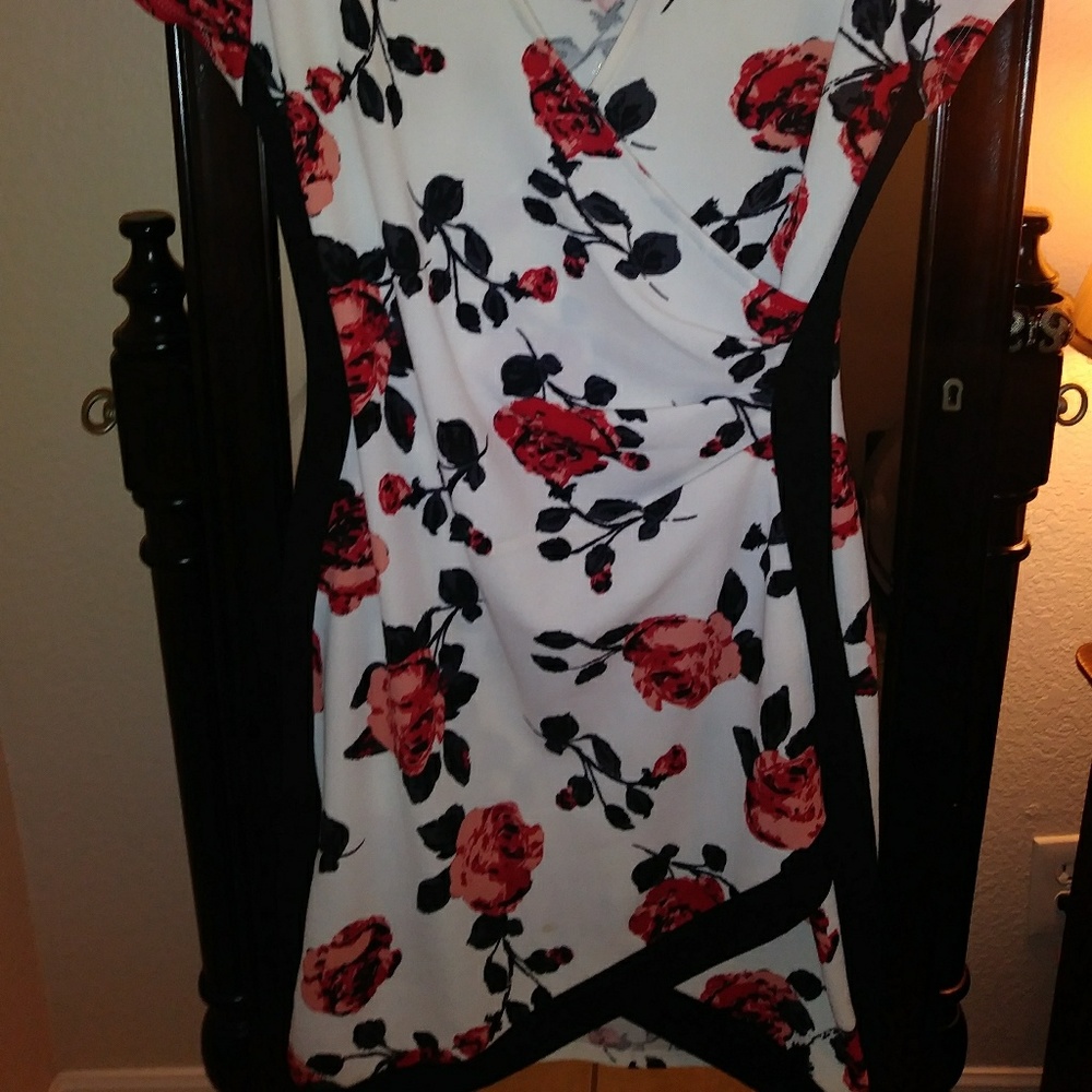 Dress - Picture 2 of 4